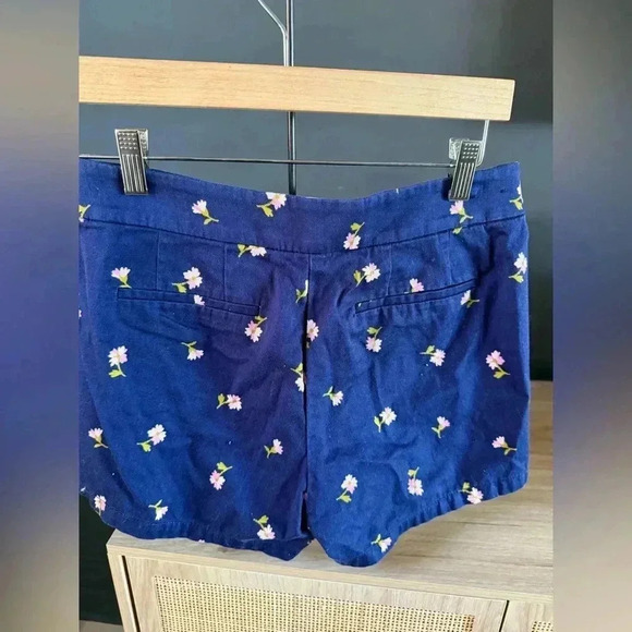 J. Crew Mercantile Navy Floral Patterned Women's Shorts • 4 - Picture 2 of 5